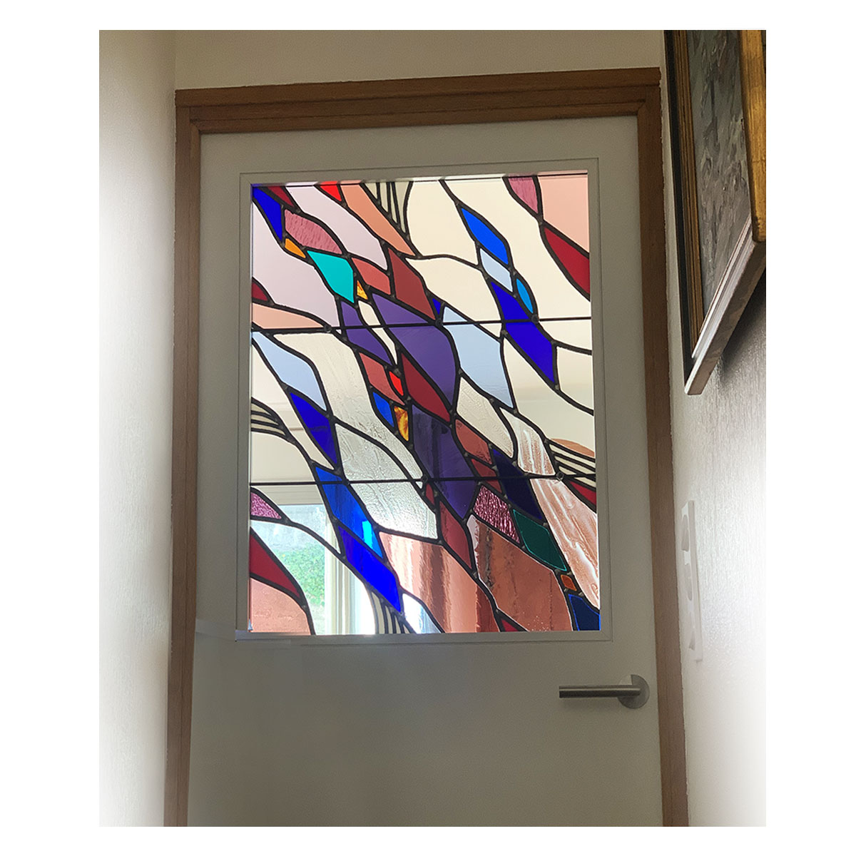 vitrail rose vue couloir